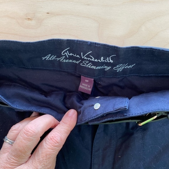 Gloria Vanderbilt All  Around Slimming Effect Shorts size 8P (EW) - Picture 5 of 14